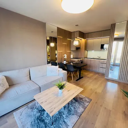 Karzo Lu 208 Free Garage * ブダペスト