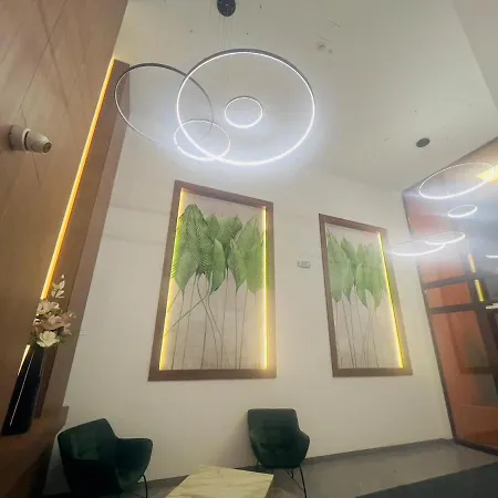 Karzo Lu 208 Free Garage アパート