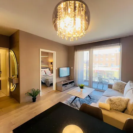 Karzo Lu 208 Free Garage ブダペスト