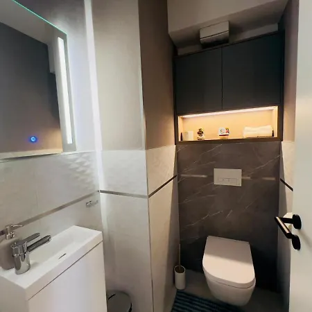 Karzo Lu 208 Free Garage アパート *