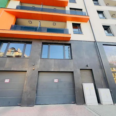 Karzo Lu 208 Free Garage * ブダペスト