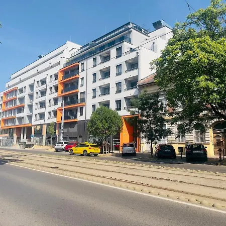 Karzo Lu 208 Free Garage アパート ブダペスト