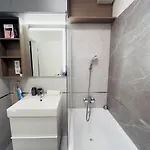 Karzo Lu 208 Free Garage בודפשט