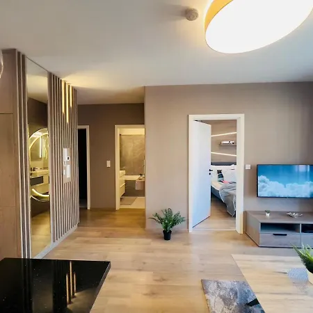 Apartman Karzo Lu 208 Free Garage