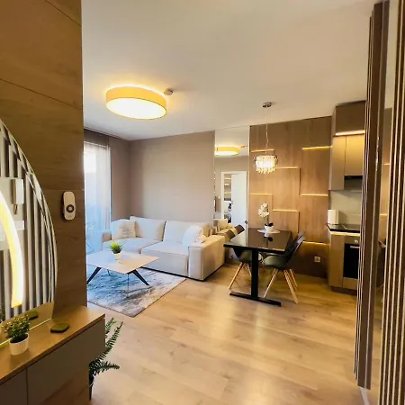 Karzo Lu 208 Free Garage Apartman *